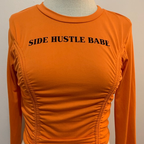 FashionNova Long Sleeve Crop top - Picture 2 of 3